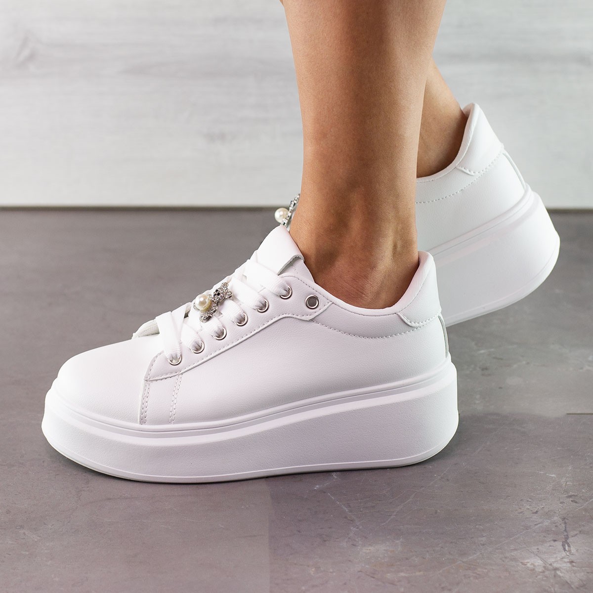 Grand Shop | Дамски спортни обувки на платформа-черни с връзки